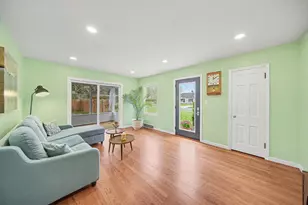 1425 Iroquois Pl, Ann Arbor, MI 48104 - Photo 4