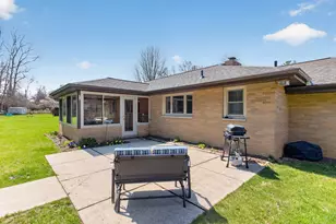 1097 Westfield Dr, Jackson, MI 49203 - Photo 12