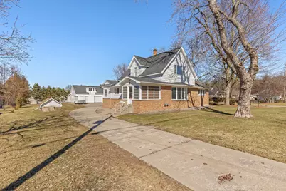 1643 Aberdeen Street NE, Grand Rapids, MI 49505 - Photo 1