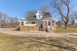 1643 Aberdeen St NE, Grand Rapids, MI 49505 - Photo 4