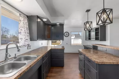 1643 Aberdeen Street NE, Grand Rapids, MI 49505 - Photo 8