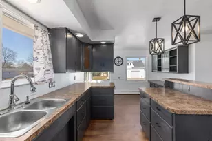 1643 Aberdeen St NE, Grand Rapids, MI 49505 - Photo 8