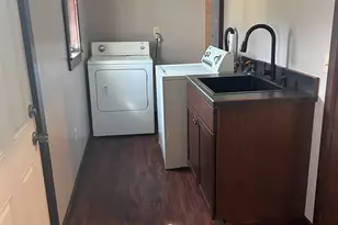 547 Ionia St, Belding, MI 48809 - Photo 10