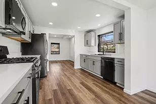 6592 Keigley St, Eau Claire, MI 49111 - Photo 10