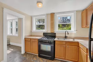 439 W Columbia Ave, Battle Creek, MI 49015 - Photo 6