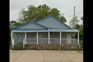 439 W Columbia Ave, Battle Creek, MI 49015 - Photo 1