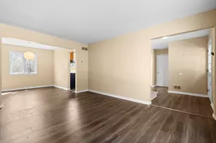 2431 Roanoke Dr, Ypsilanti, MI 48197 - Photo 8