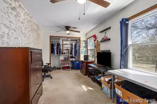 1555 Knapp St NE, Grand Rapids, MI 49505 - Photo 12