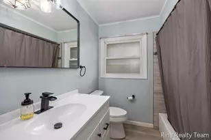 1555 Knapp St NE, Grand Rapids, MI 49505 - Photo 26