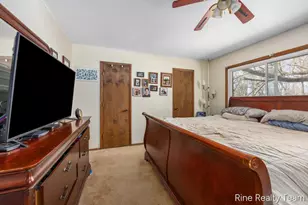 1555 Knapp St NE, Grand Rapids, MI 49505 - Photo 14