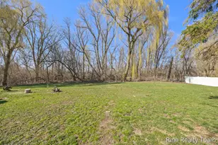 1555 Knapp St NE, Grand Rapids, MI 49505 - Photo 38