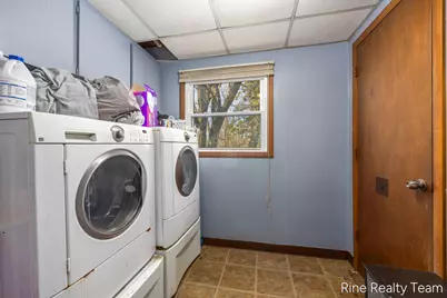 1555 Knapp Street NE, Grand Rapids, MI 49505 - Photo 10