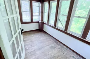 1128 Emerald Ave NE, Grand Rapids, MI 49503 - Photo 38