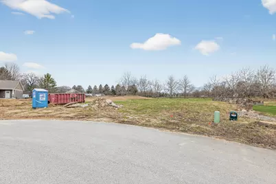 135 Lexington Pointe Drive #8, Niles, MI 49120 - Photo 8