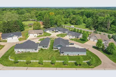 135 Lexington Pointe Drive #8, Niles, MI 49120 - Photo 12