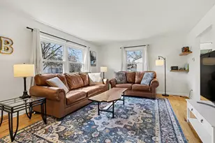 2707 Sandalwood Ct NE, Grand Rapids, MI 49525 - Photo 4