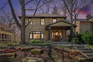 905 Giddings Ave SE, Grand Rapids, MI 49506 - Photo 2