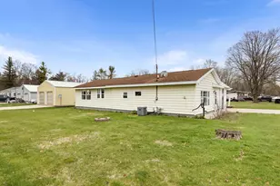 680 Wellington Ave, Battle Creek, MI 49037 - Photo 2