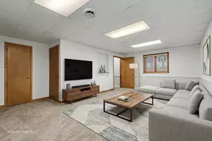 3171 Maple Villa Dr SE, Grand Rapids, MI 49508 - Photo 10