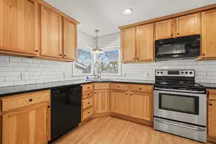 35 E 17th St, Holland, MI 49423 - Photo 6