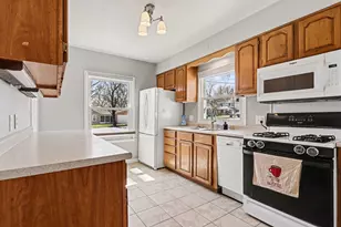 704 Whites Rd, Kalamazoo, MI 49008 - Photo 6