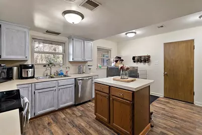 724 Columbia Avenue, Holland, MI 49423 - Photo 8