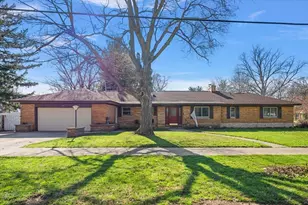 724 Columbia Ave, Holland, MI 49423 - Photo 2