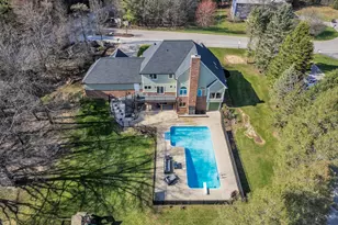 2750 Bayview Dr, Pinckney, MI 48169 - Photo 68