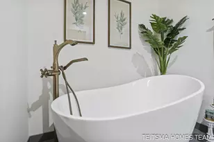 400 Lakeview Ct, Spring Lake, MI 49456 - Photo 30