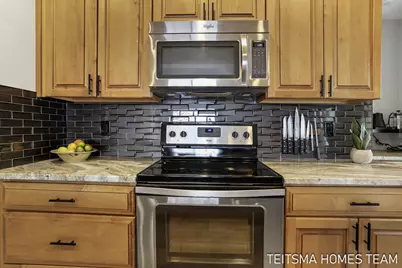 400 Lakeview Court #25D, Spring Lake, MI 49456 - Photo 18