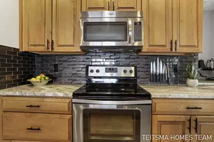 400 Lakeview Ct, Spring Lake, MI 49456 - Photo 18