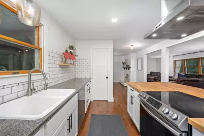 1059 Cumberland Avenue SE, Lowell, MI 49331 - Photo 8