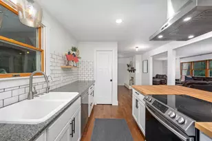 1059 Cumberland Ave SE, Lowell, MI 49331 - Photo 8