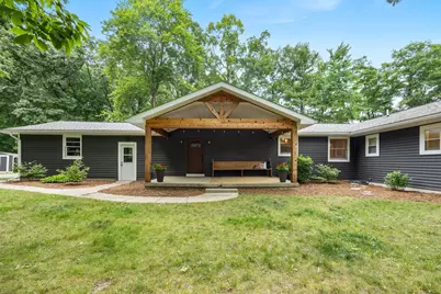 1059 Cumberland Avenue SE, Lowell, MI 49331 - Photo 2