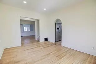 71 W Burnham Street W, Battle Creek, MI 49015 - Photo 8