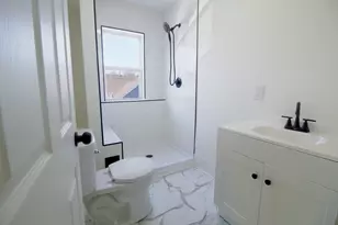 71 W Burnham Street W, Battle Creek, MI 49015 - Photo 20