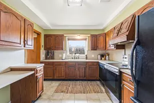 58765 Travis Rd, New Hudson, MI 48165 - Photo 8