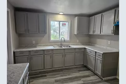 717 Bristol Street, Adrian, MI 49221 - Photo 4