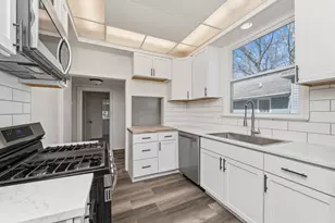 758 Pearl St, Benton Harbor, MI 49022 - Photo 10