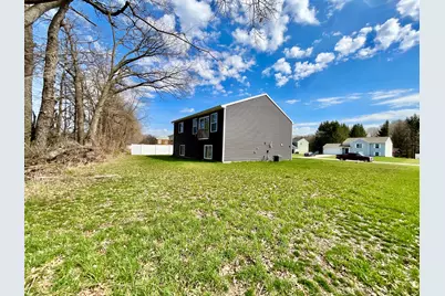 5147 Lake Pines Court, Vicksburg, MI 49097 - Photo 4