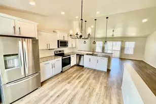 5147 Lk Pines Ct, Vicksburg, MI 49097 - Photo 6