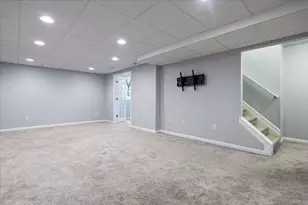 8302 N Warwick Ct, Ypsilanti, MI 48198 - Photo 36