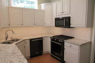 982 Sunflower Ct, Holland, MI 49424 - Photo 14