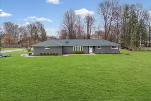 4790 Belzair Dr, Troy, MI 48085 - Photo 4