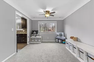 4790 Belzair Dr, Troy, MI 48085 - Photo 18