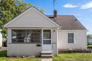 25616 Hoffmeyer St, Roseville, MI 48066 - Photo 2