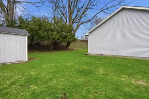 215 3rd St, Fenton, MI 48430 - Photo 26