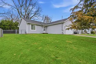 215 3rd St, Fenton, MI 48430 - Photo 2