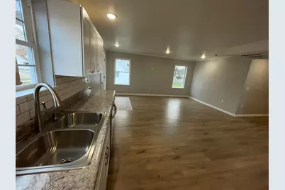 913 Pine Avenue, Alma, MI 48801 - Photo 12