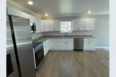 913 Pine Avenue, Alma, MI 48801 - Photo 8